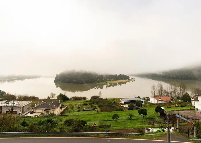 בית נופש Casa Curva Do Rio Melres